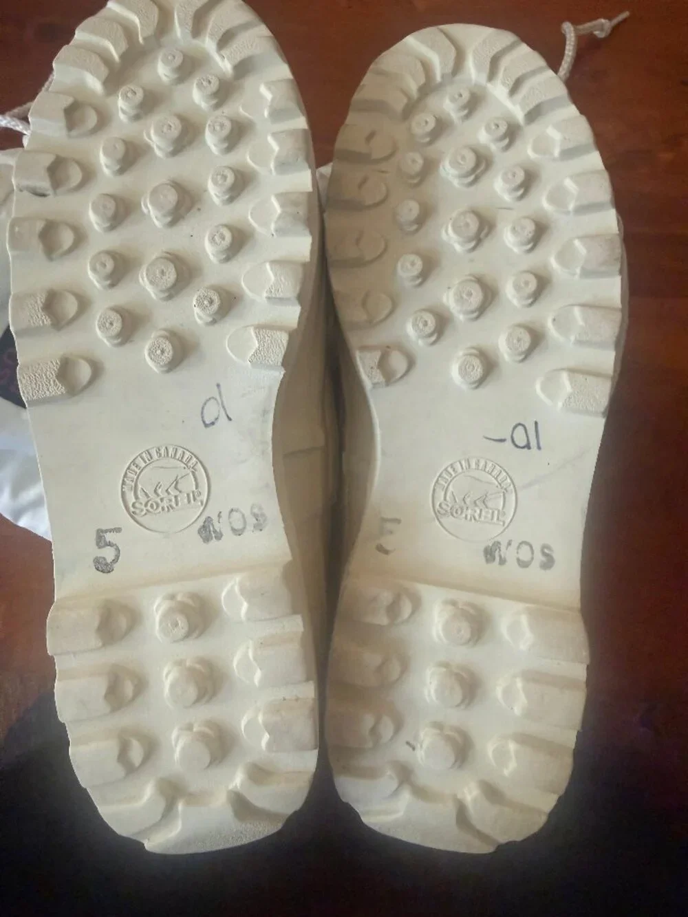 Sorel nylon rubber